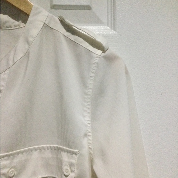 Chic By Jacob Cream Blouse - Picture 4 of 5